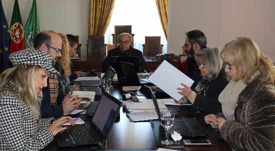 Câmara Municipal aprova apoios para Escolíadas e prémio nacional de demografia Mário Leston